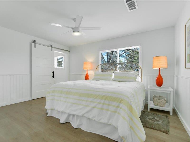 1304 S Lakeside Dr, Burnet, TX 78611