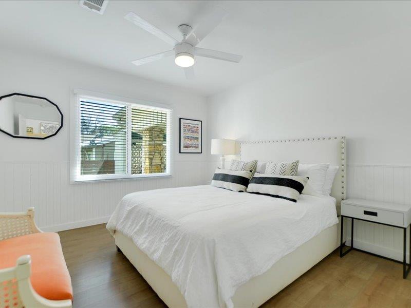 1304 S Lakeside Dr, Burnet, TX 78611