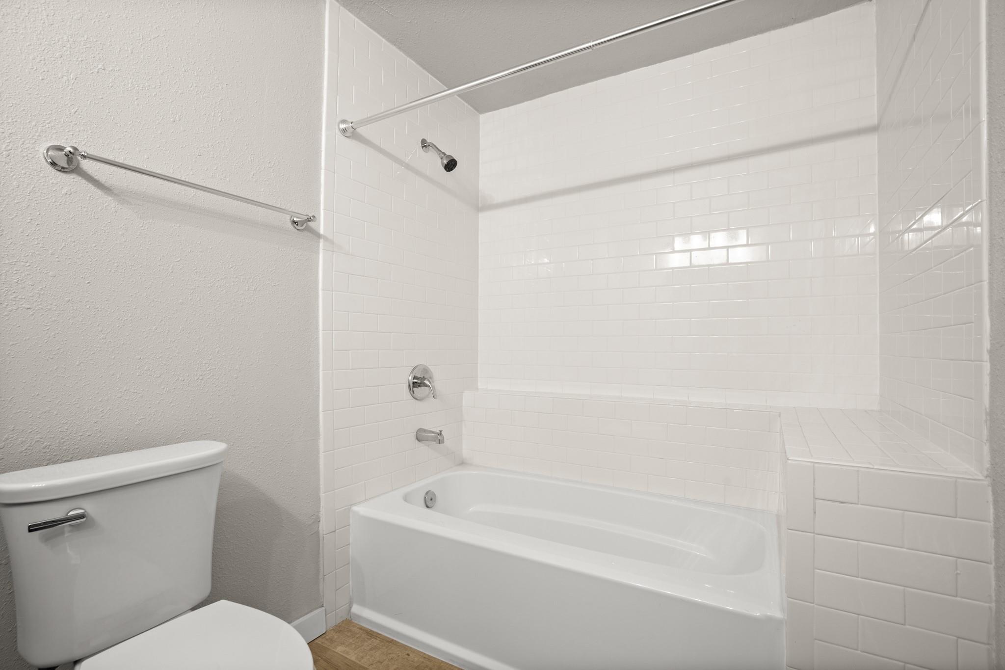 402 Twin Elm Dr, Canyon Lake, TX 78133