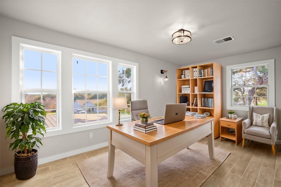 402 Twin Elm Dr, Canyon Lake, TX 78133