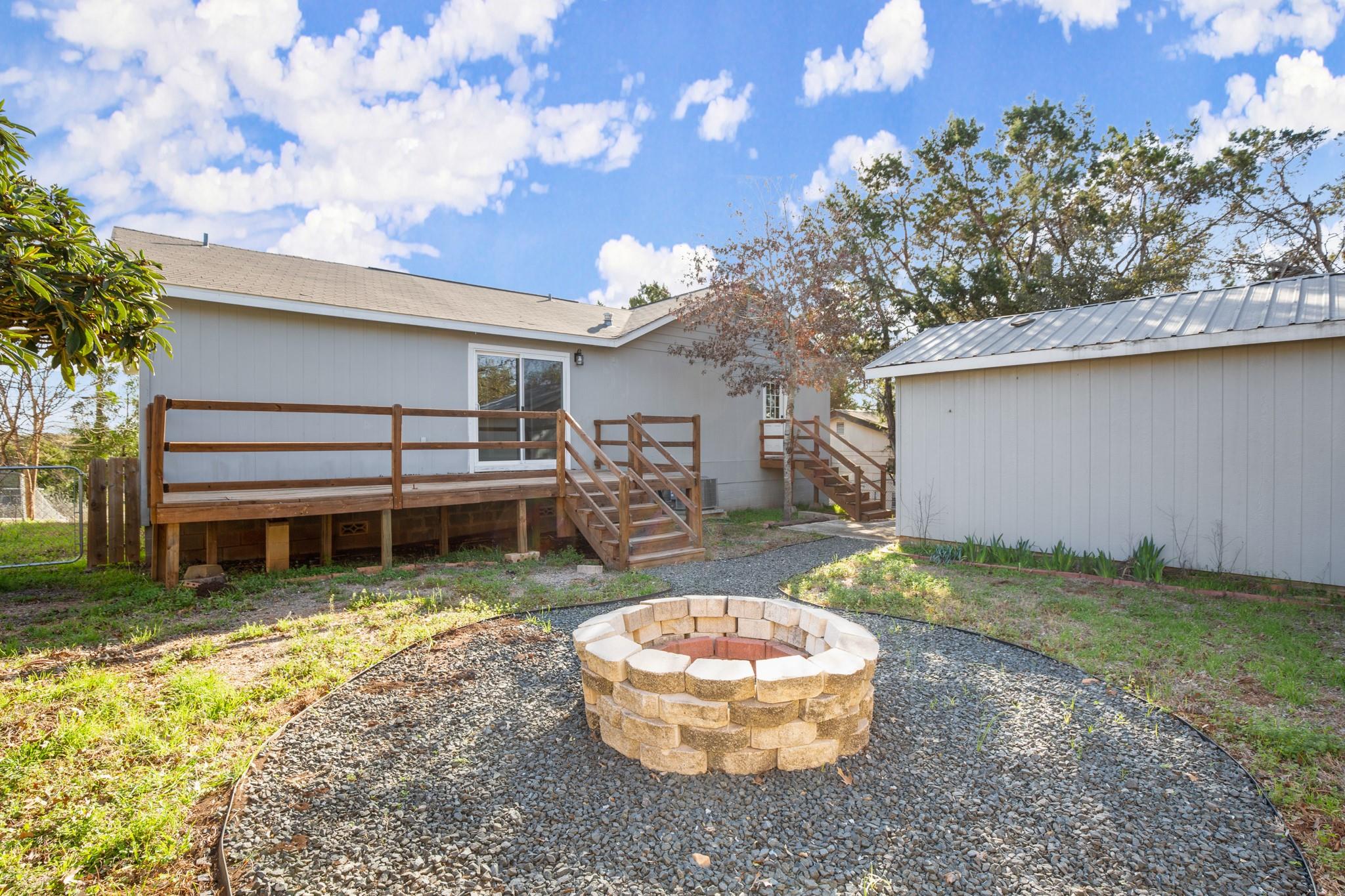 402 Twin Elm Dr, Canyon Lake, TX 78133