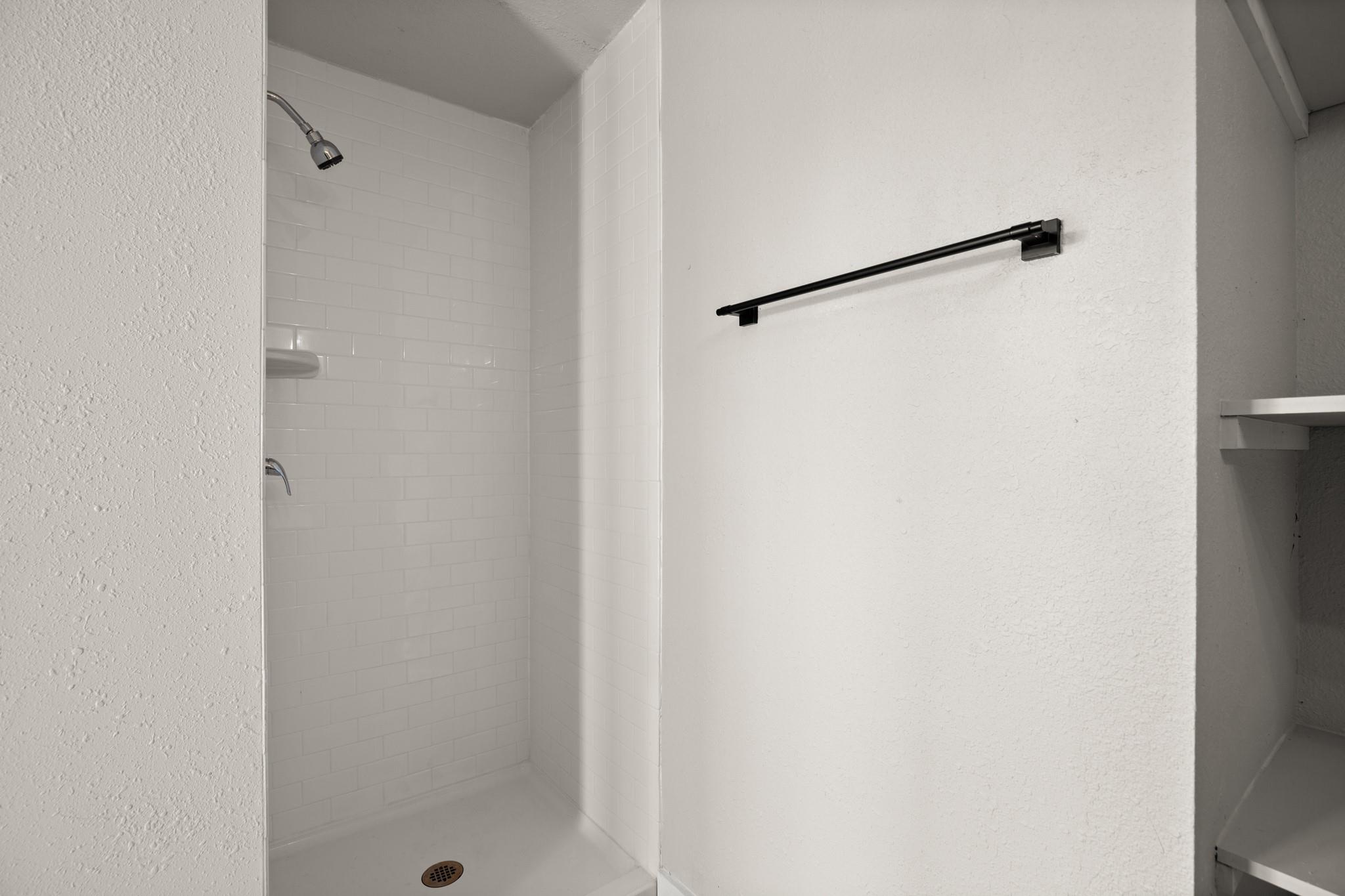 402 Twin Elm Dr, Canyon Lake, TX 78133