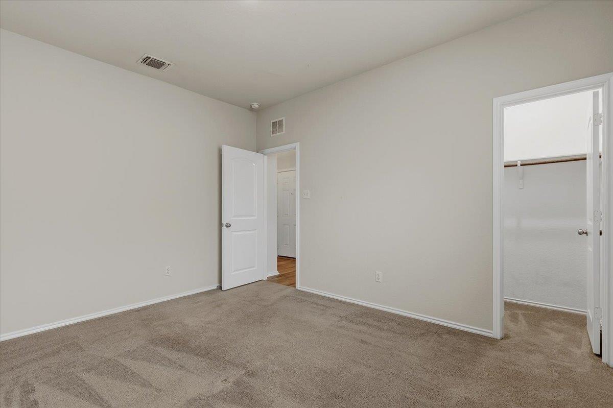 1705 T H Johnson Dr, Taylor, TX 76574