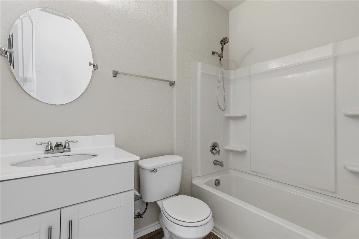 1705 T H Johnson Dr, Taylor, TX 76574