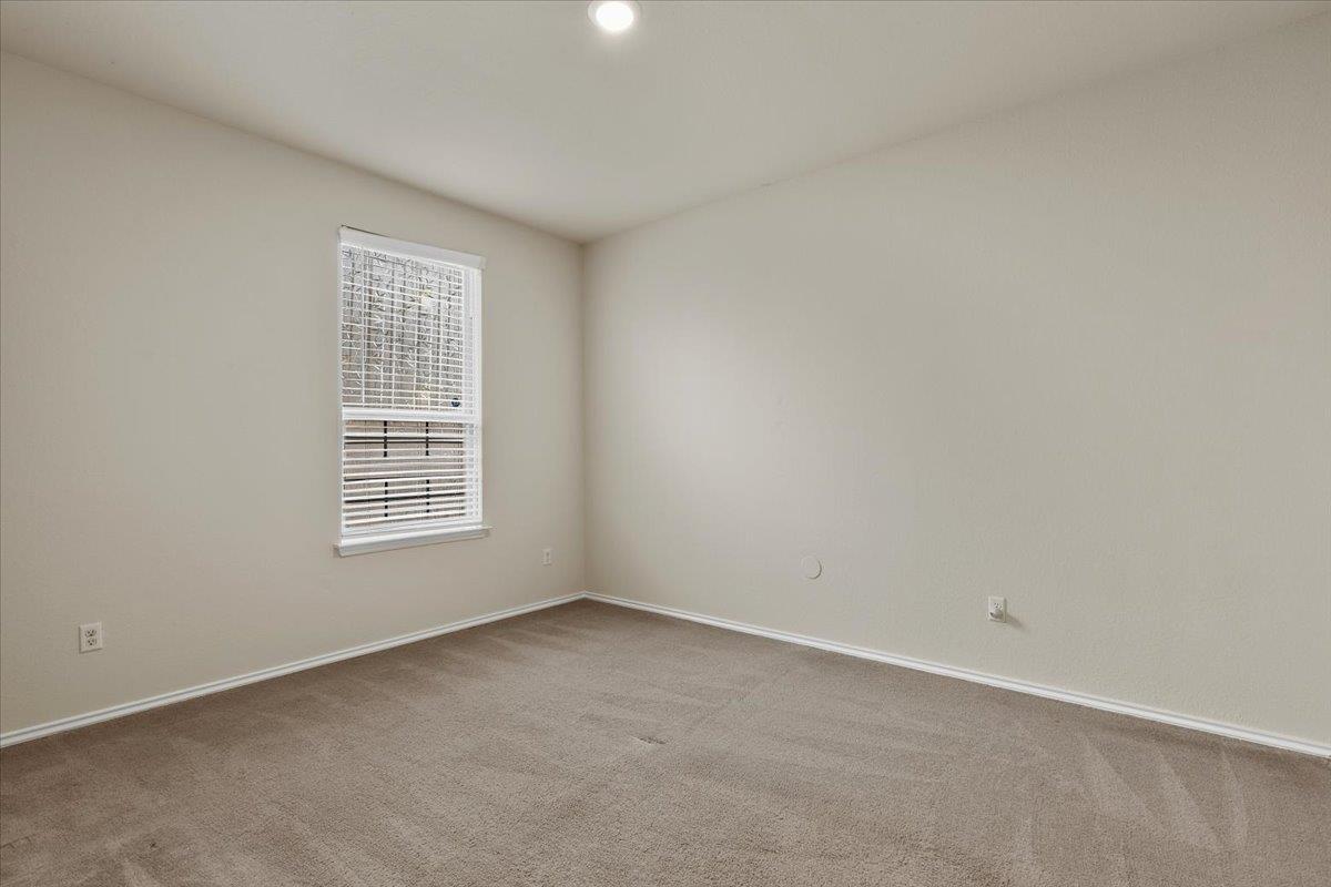 1705 T H Johnson Dr, Taylor, TX 76574