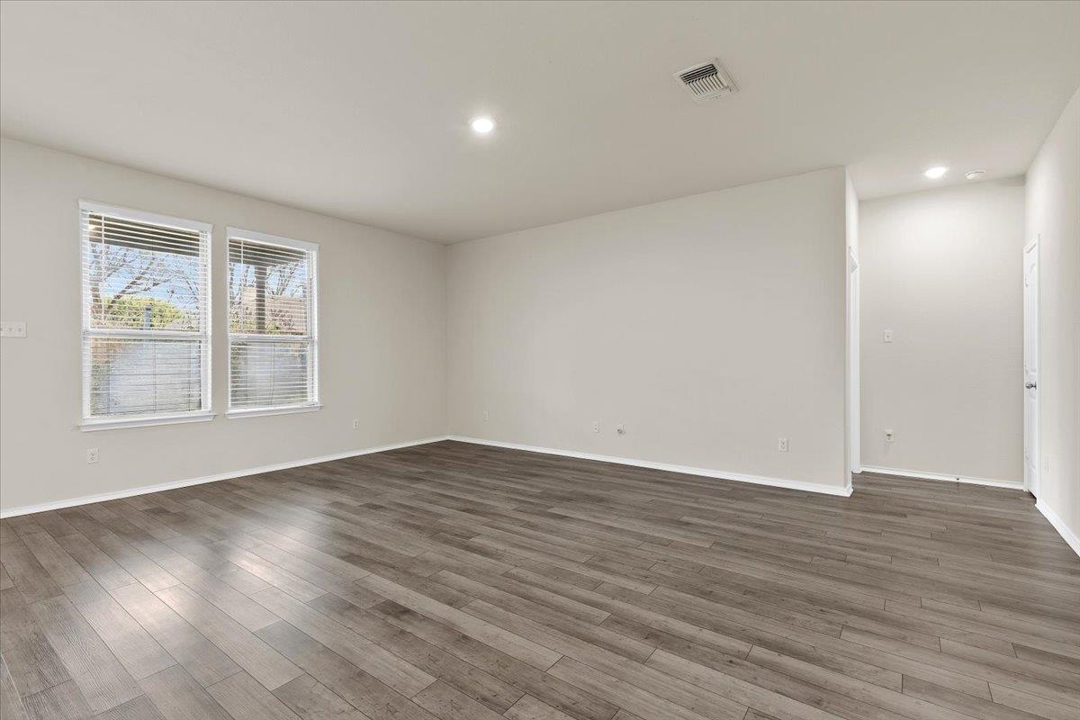 1705 T H Johnson Dr, Taylor, TX 76574