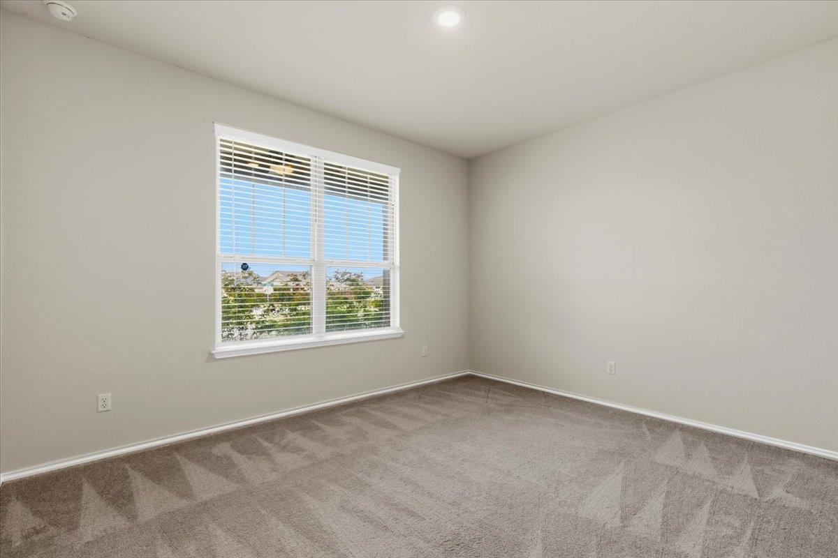 1705 T H Johnson Dr, Taylor, TX 76574