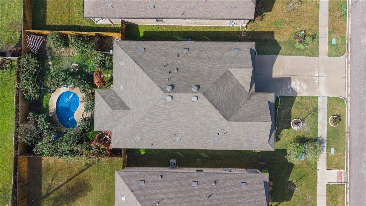 1705 T H Johnson Dr, Taylor, TX 76574