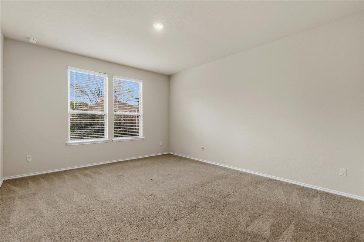 1705 T H Johnson Dr, Taylor, TX 76574