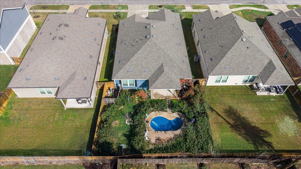 1705 T H Johnson Dr, Taylor, TX 76574