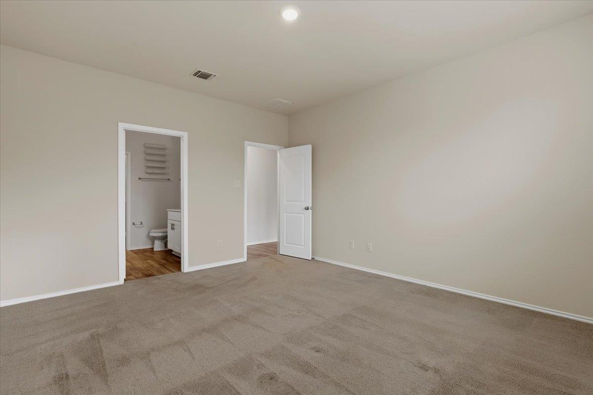 1705 T H Johnson Dr, Taylor, TX 76574