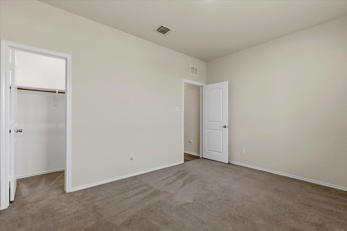 1705 T H Johnson Dr, Taylor, TX 76574