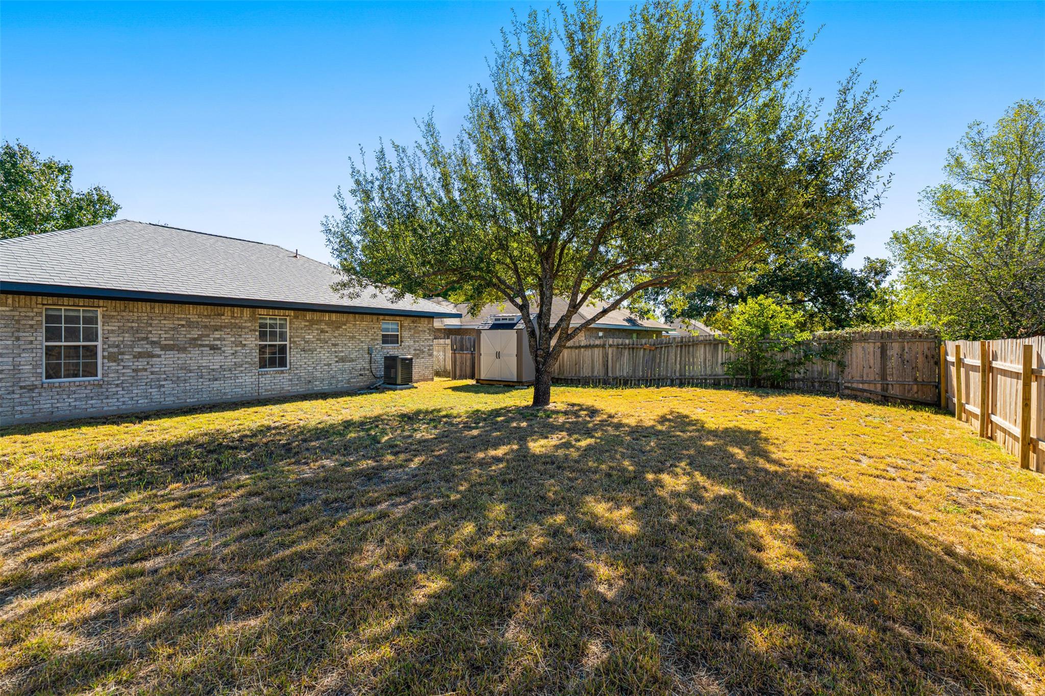 419 Bentwood Dr, Leander, TX 78641