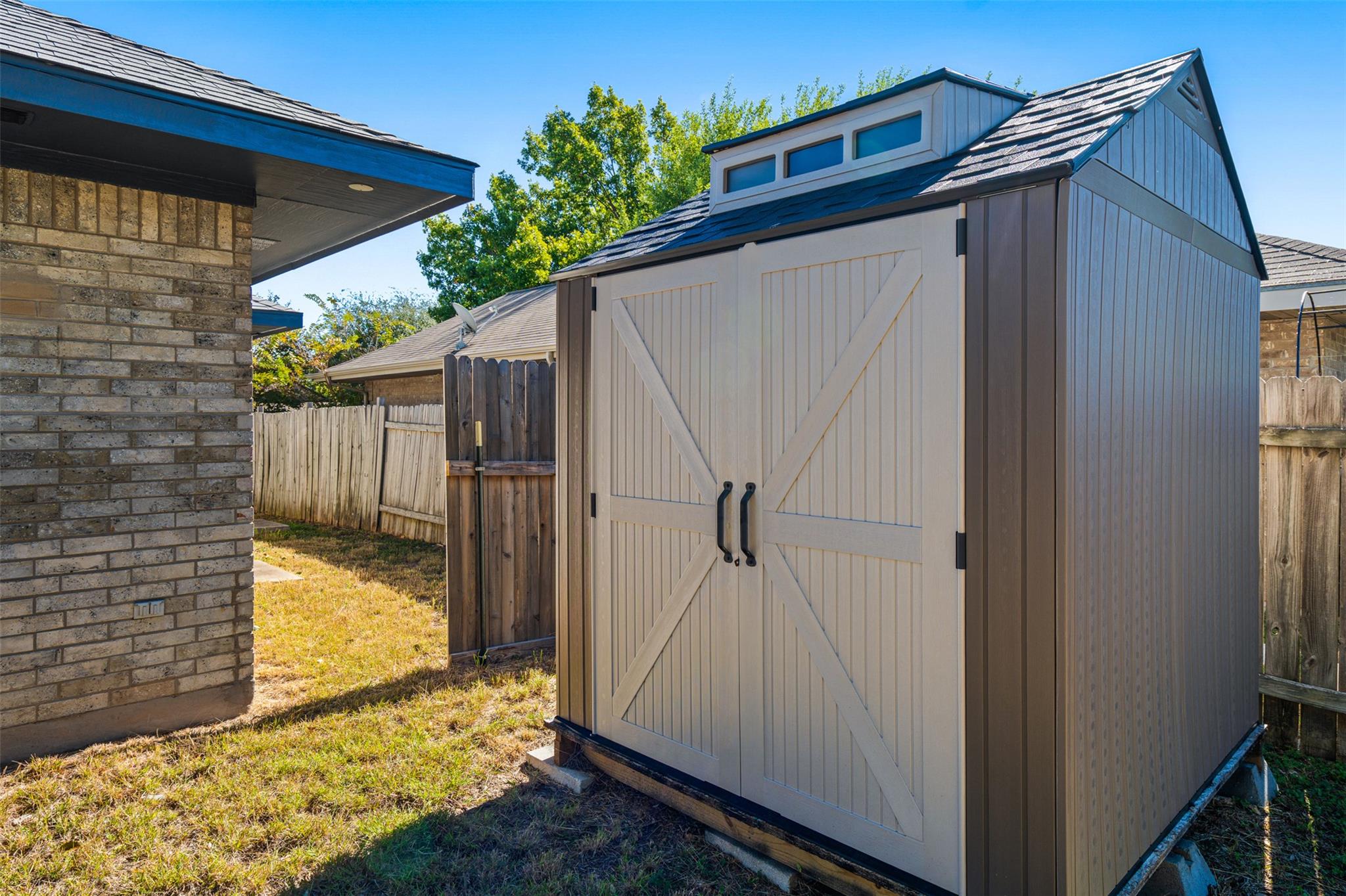 419 Bentwood Dr, Leander, TX 78641