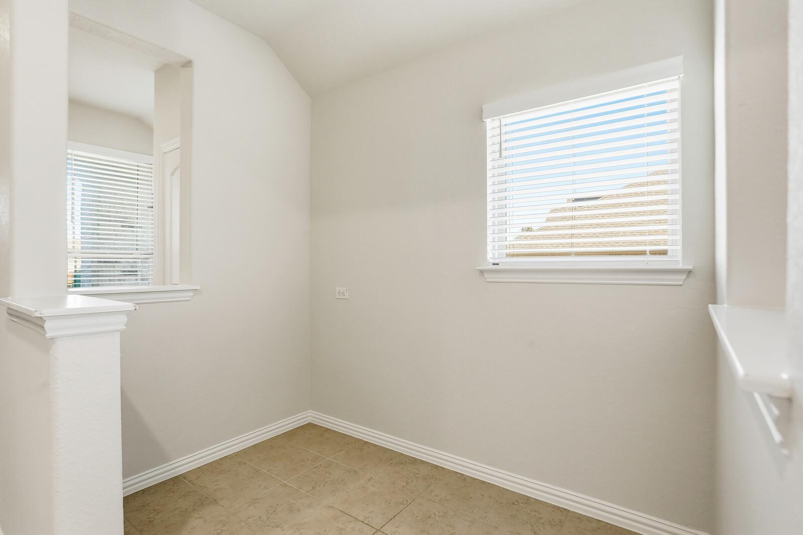 2035 Cowan, New Braunfels, TX 78132