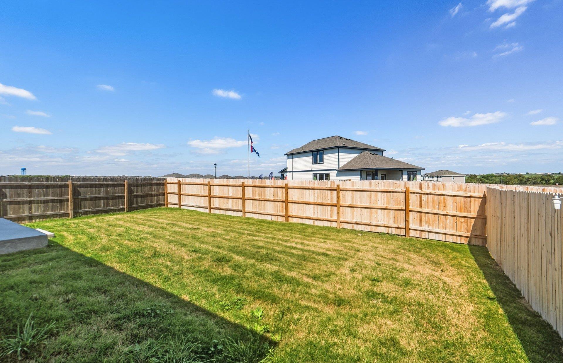 416 Paradise Canyon Dr, Jarrell, TX 76537