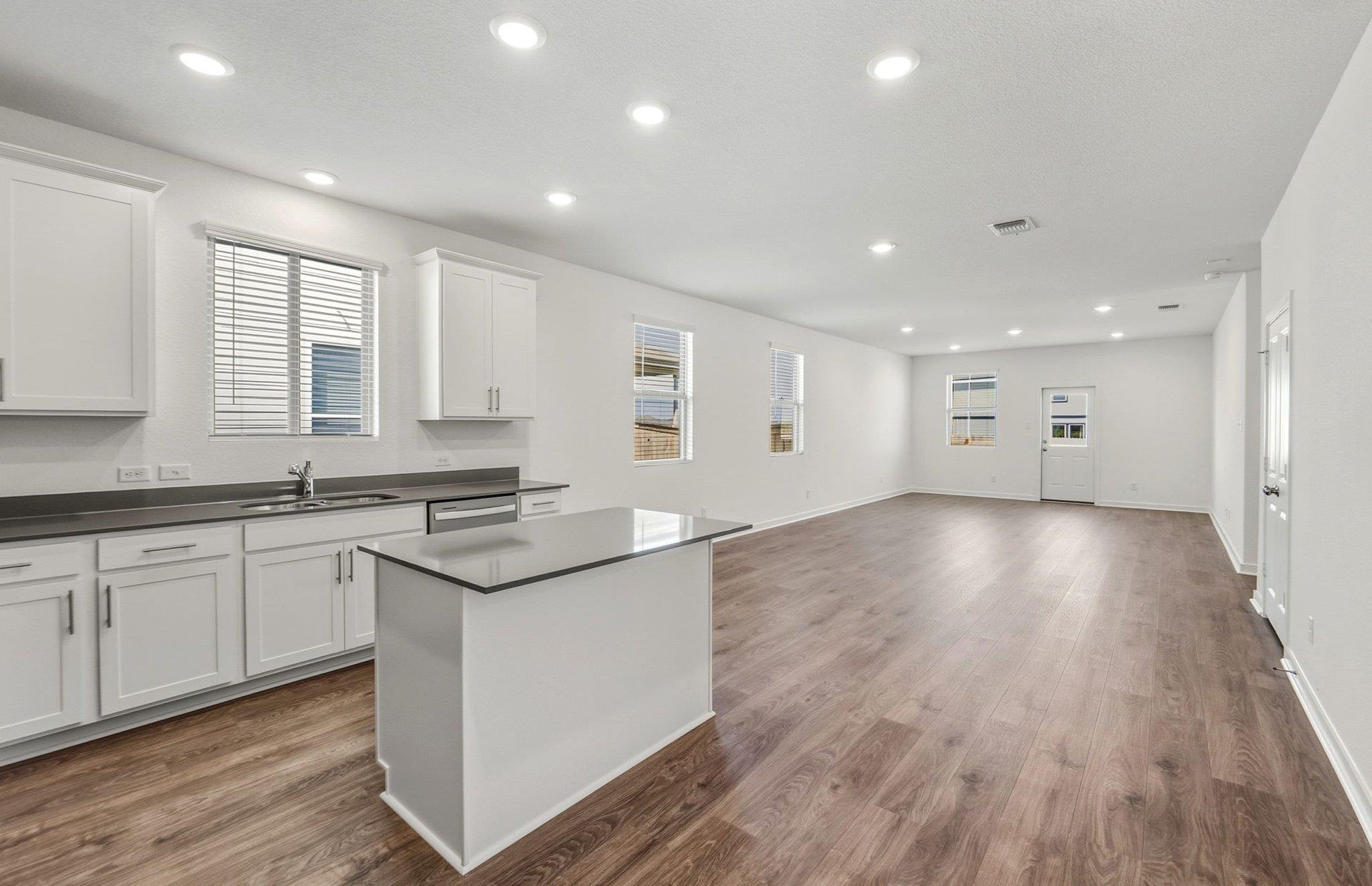 416 Paradise Canyon Dr, Jarrell, TX 76537