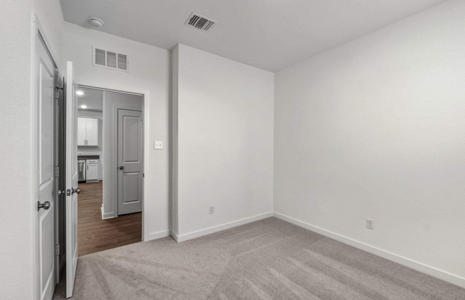 416 Paradise Canyon Dr, Jarrell, TX 76537