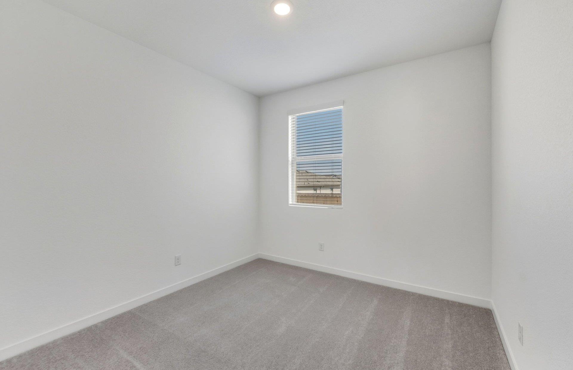 416 Paradise Canyon Dr, Jarrell, TX 76537