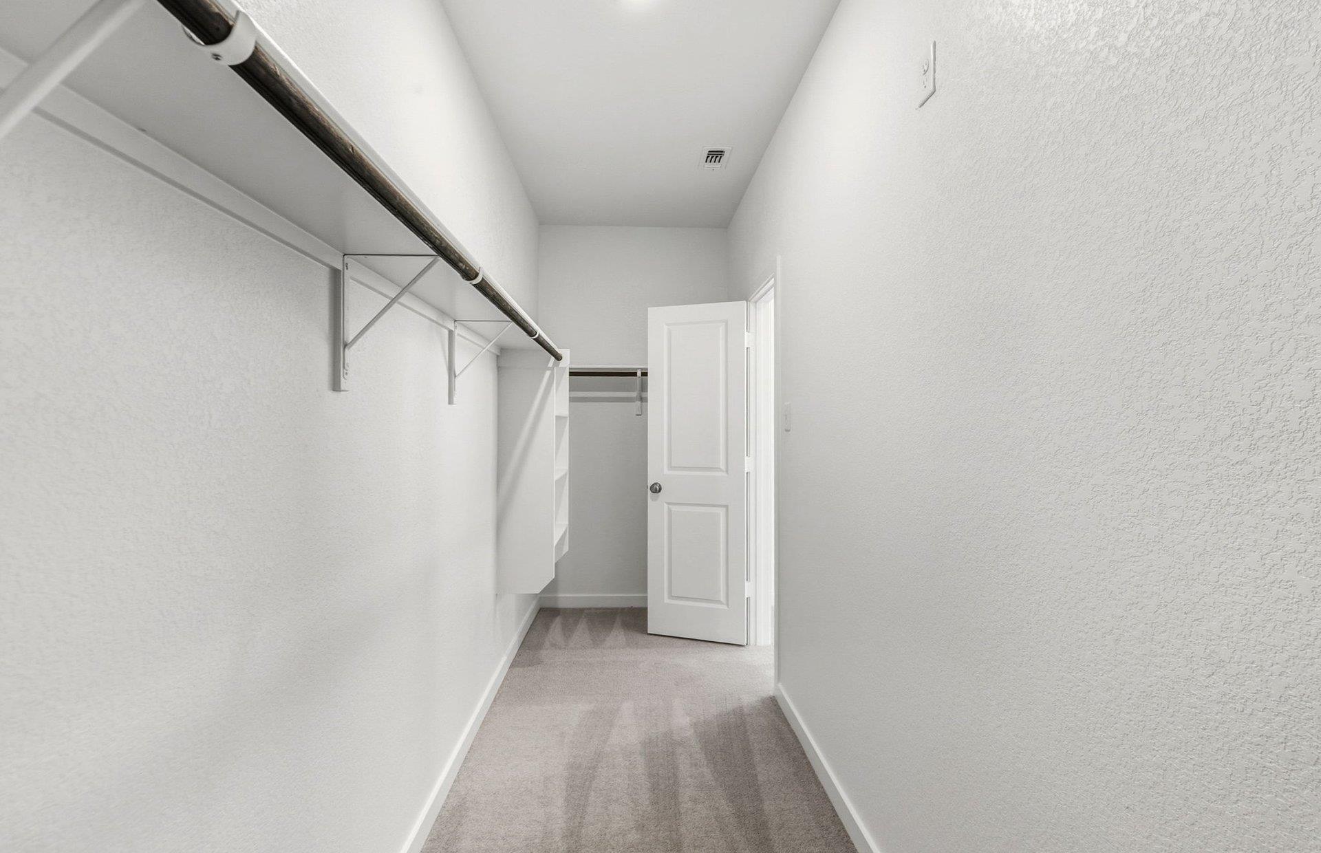 416 Paradise Canyon Dr, Jarrell, TX 76537