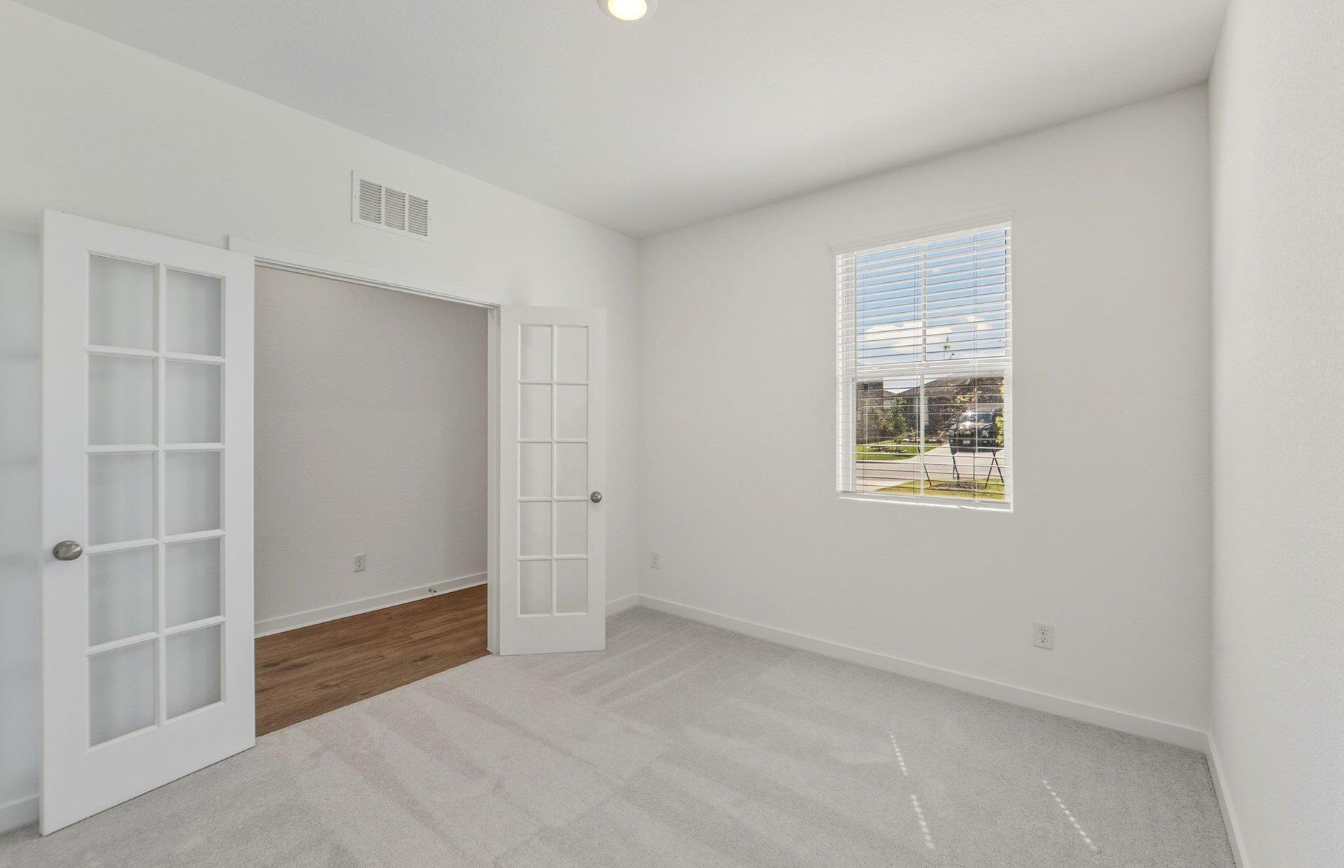 416 Paradise Canyon Dr, Jarrell, TX 76537