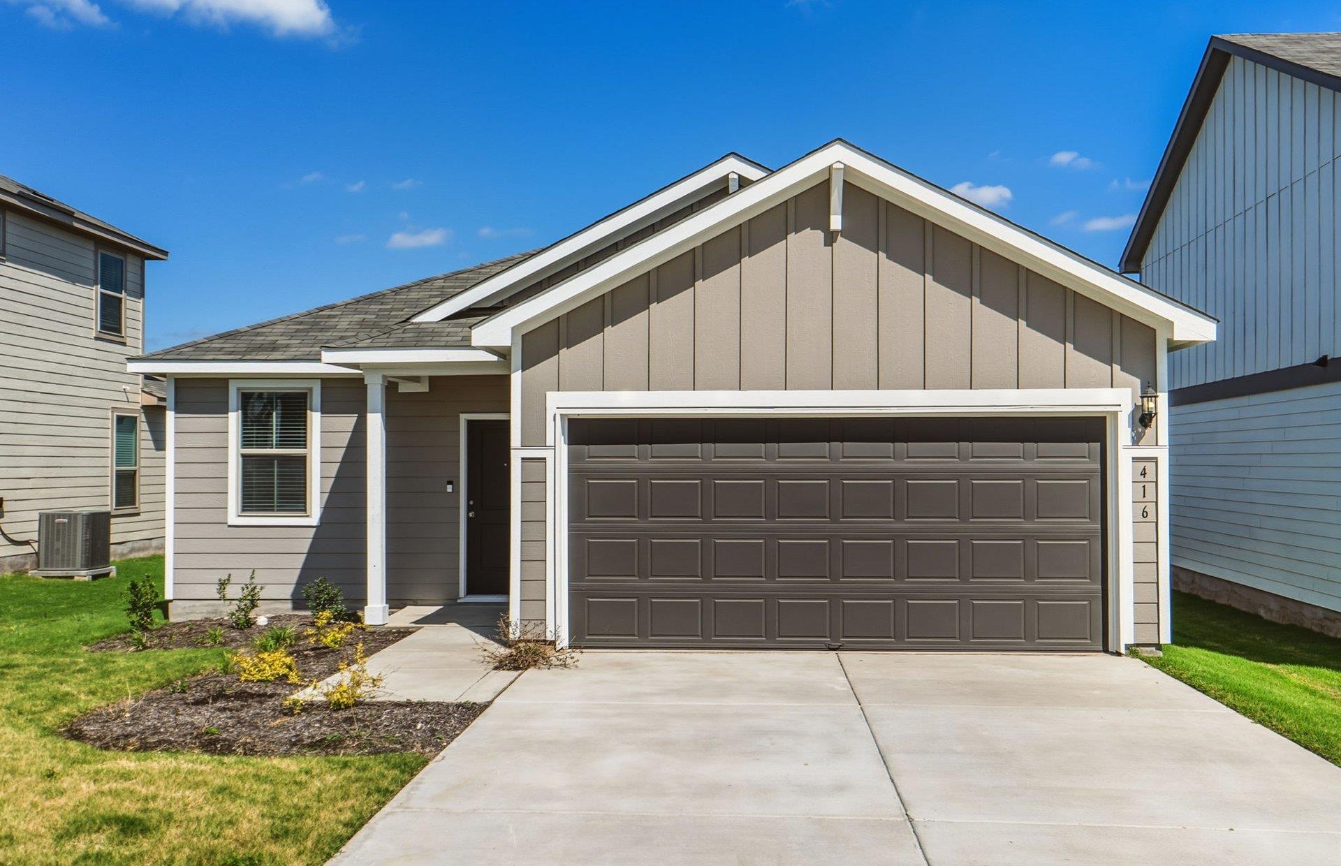 416 Paradise Canyon Dr, Jarrell, TX 76537