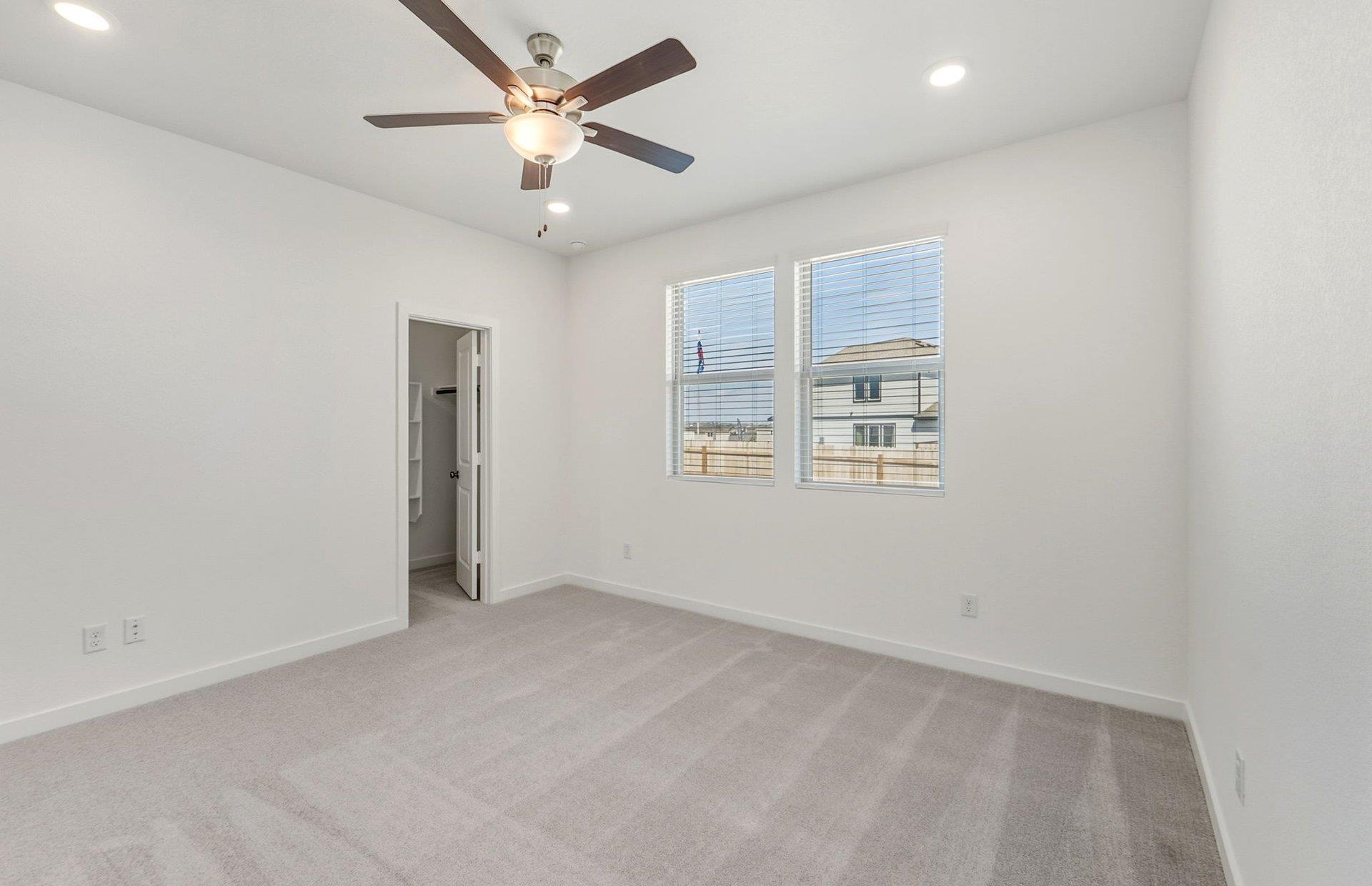 416 Paradise Canyon Dr, Jarrell, TX 76537