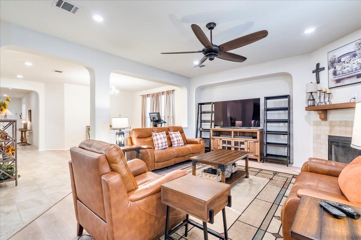 1040 Verna Brooks Way, Kyle, TX 78640