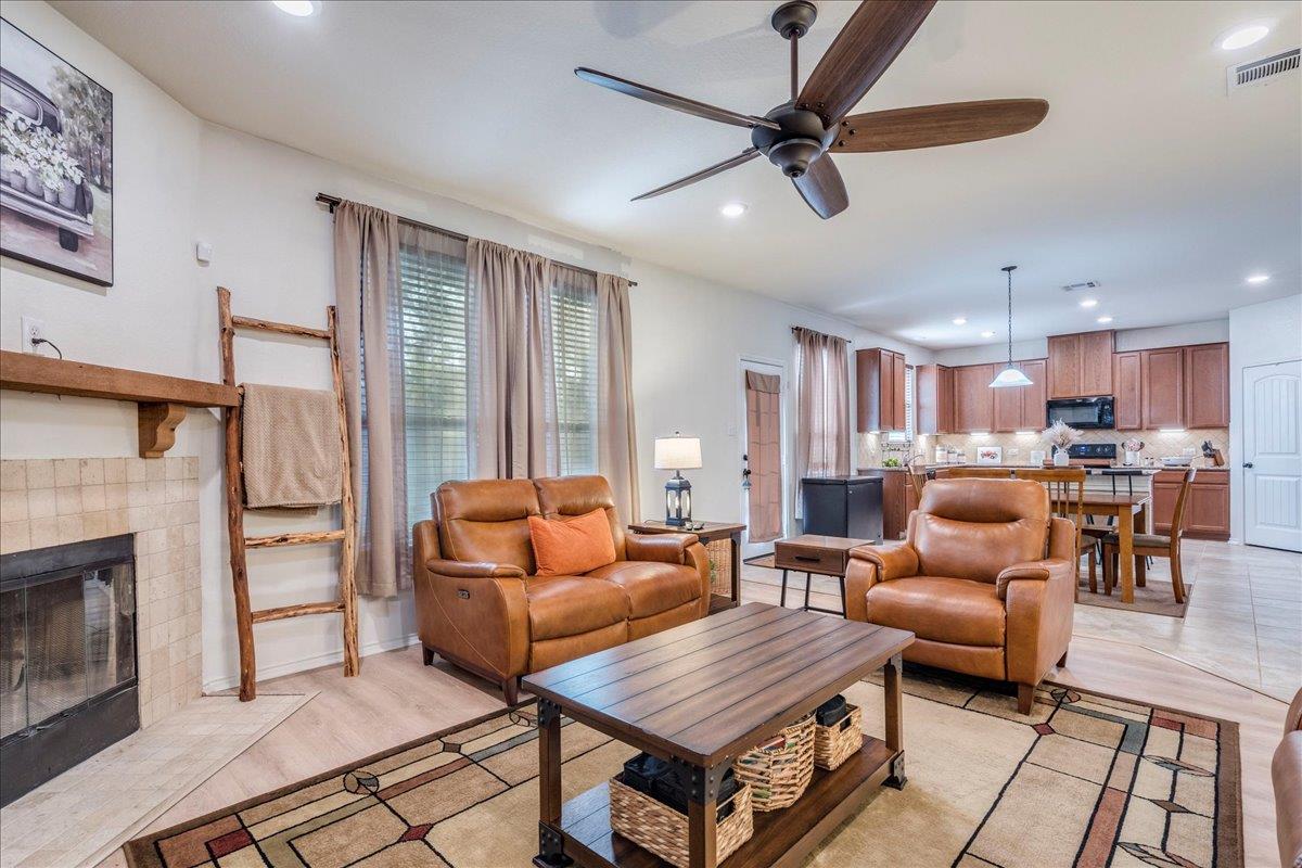 1040 Verna Brooks Way, Kyle, TX 78640