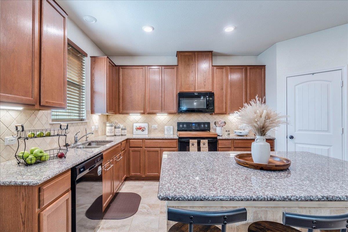 1040 Verna Brooks Way, Kyle, TX 78640