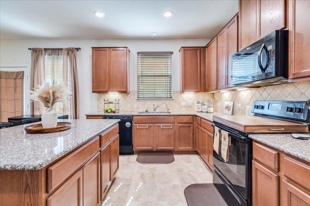 1040 Verna Brooks Way, Kyle, TX 78640