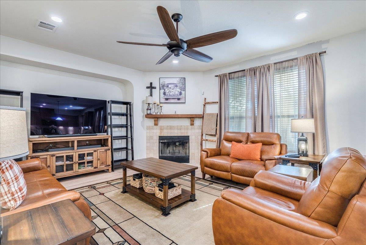 1040 Verna Brooks Way, Kyle, TX 78640