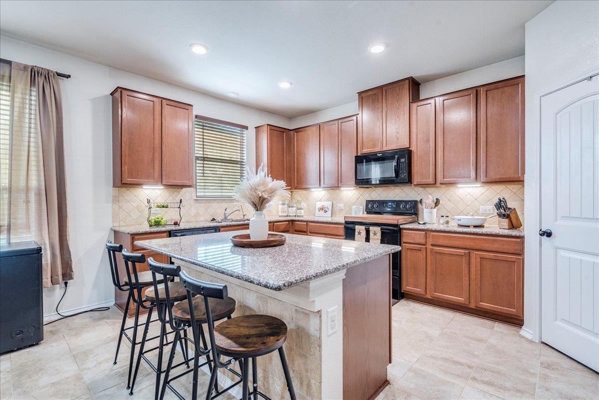 1040 Verna Brooks Way, Kyle, TX 78640