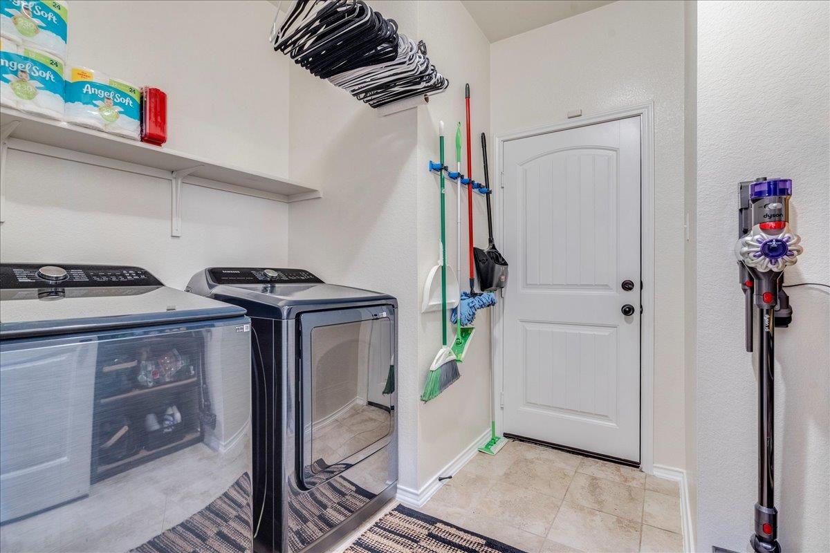 1040 Verna Brooks Way, Kyle, TX 78640