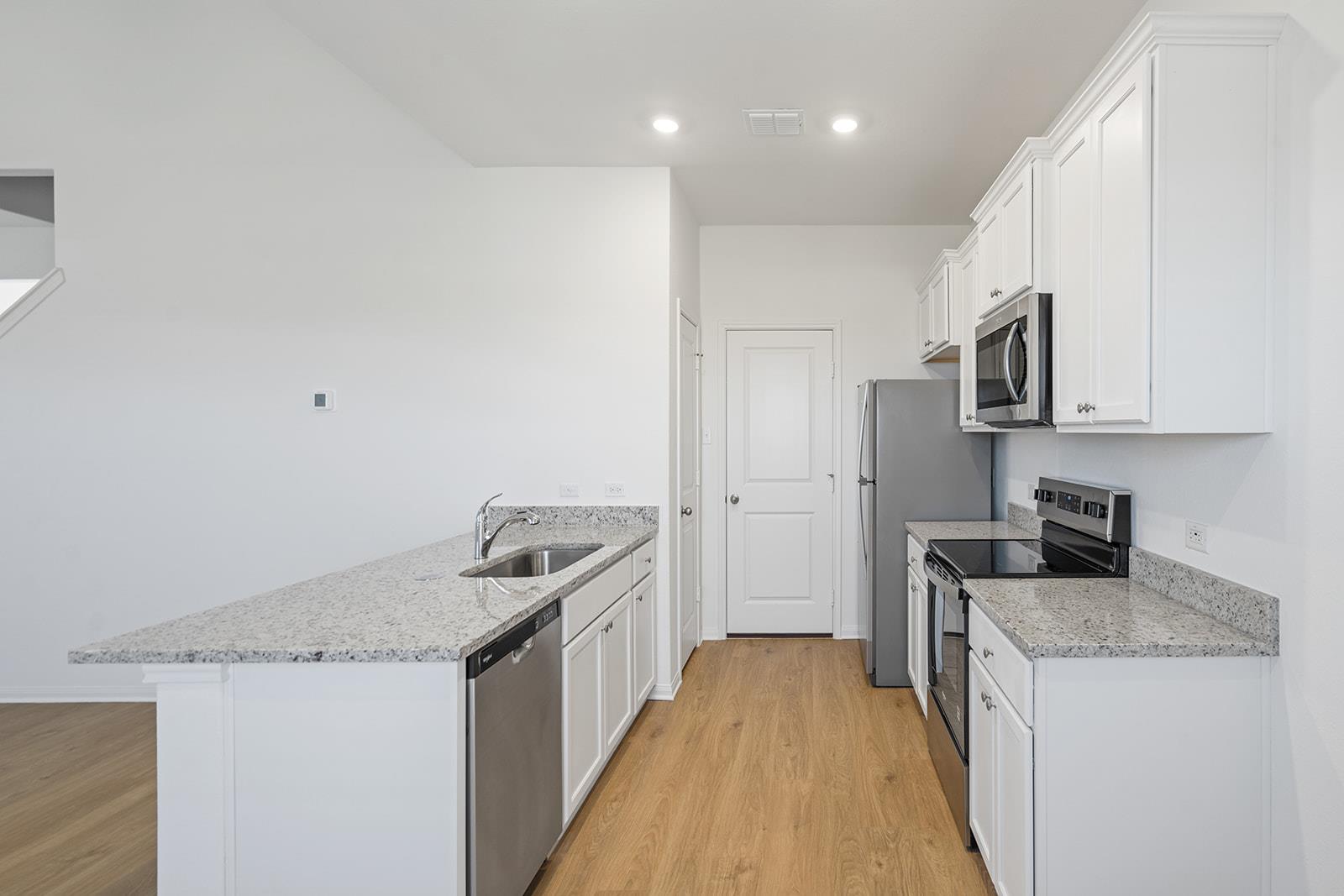 104 Carmel Canyon Trl, Jarrell, TX 76537