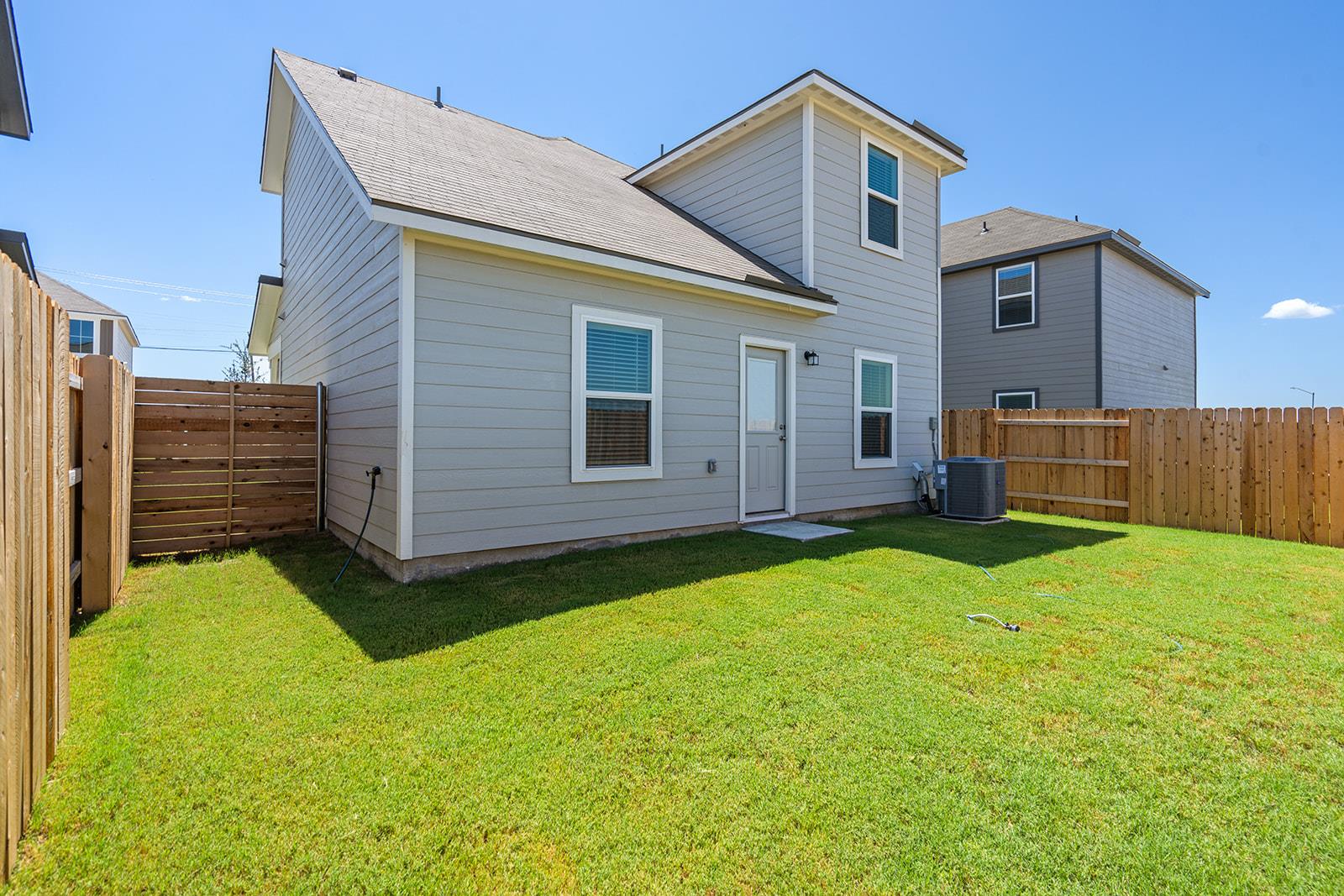 104 Carmel Canyon Trl, Jarrell, TX 76537