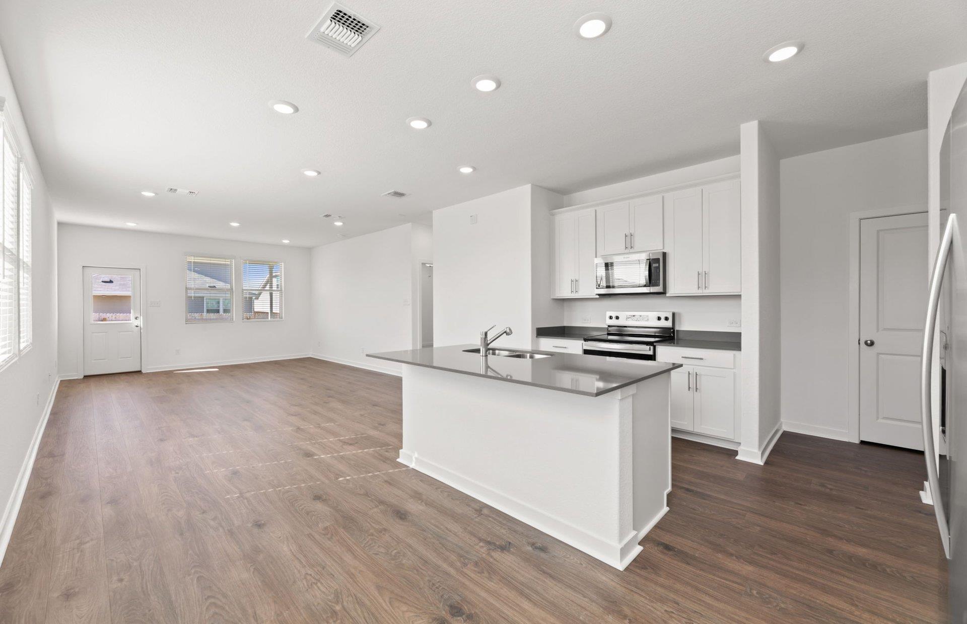 401 The Duke Dr, Jarrell, TX 76537