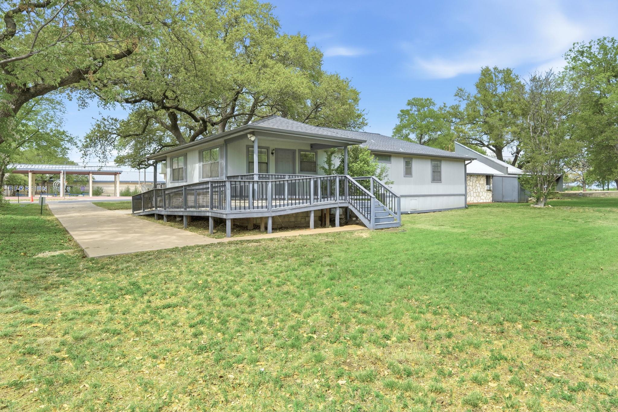 403 W Anderson Ave, Round Rock, TX 78664