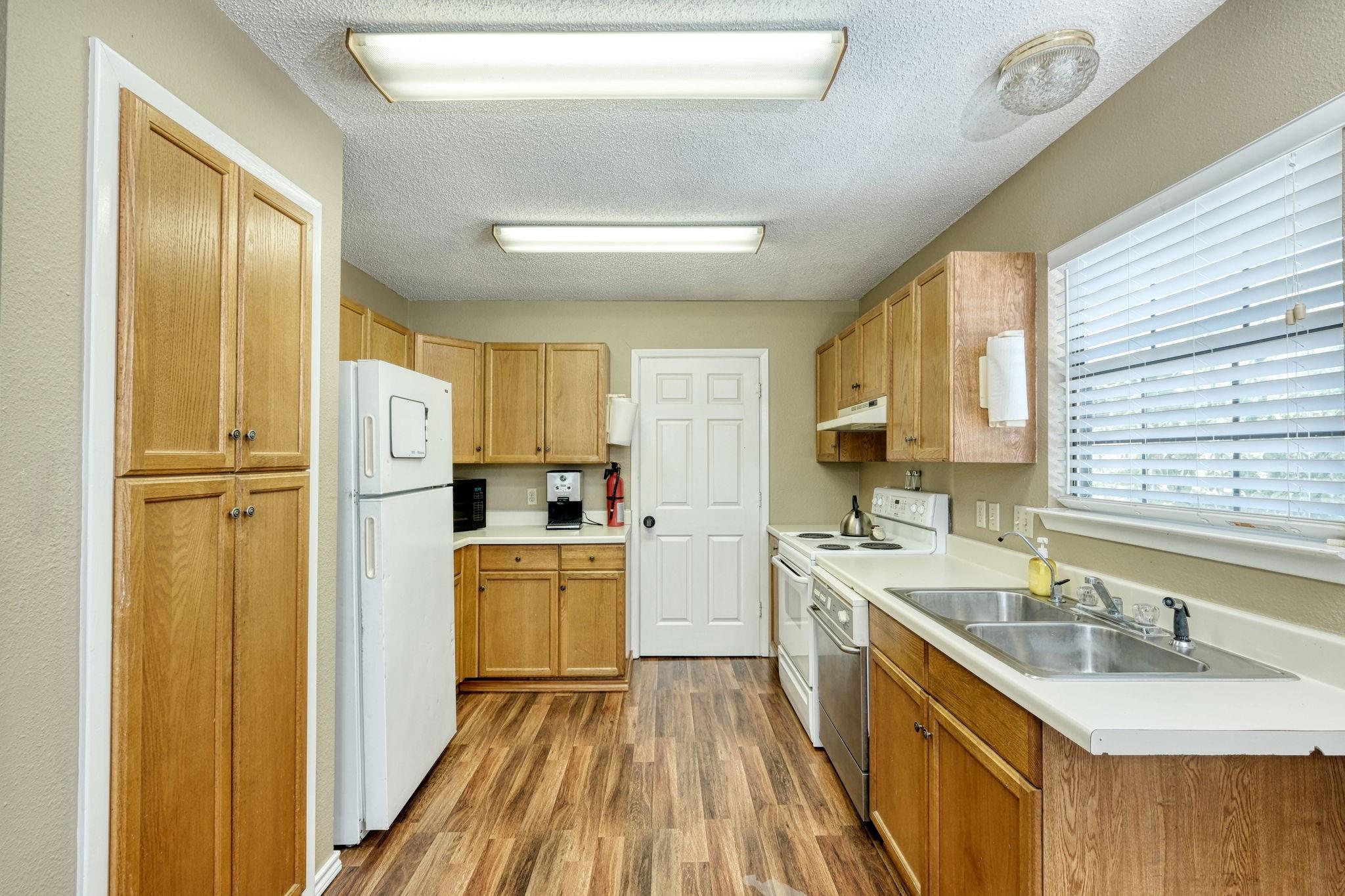 403 W Anderson Ave, Round Rock, TX 78664