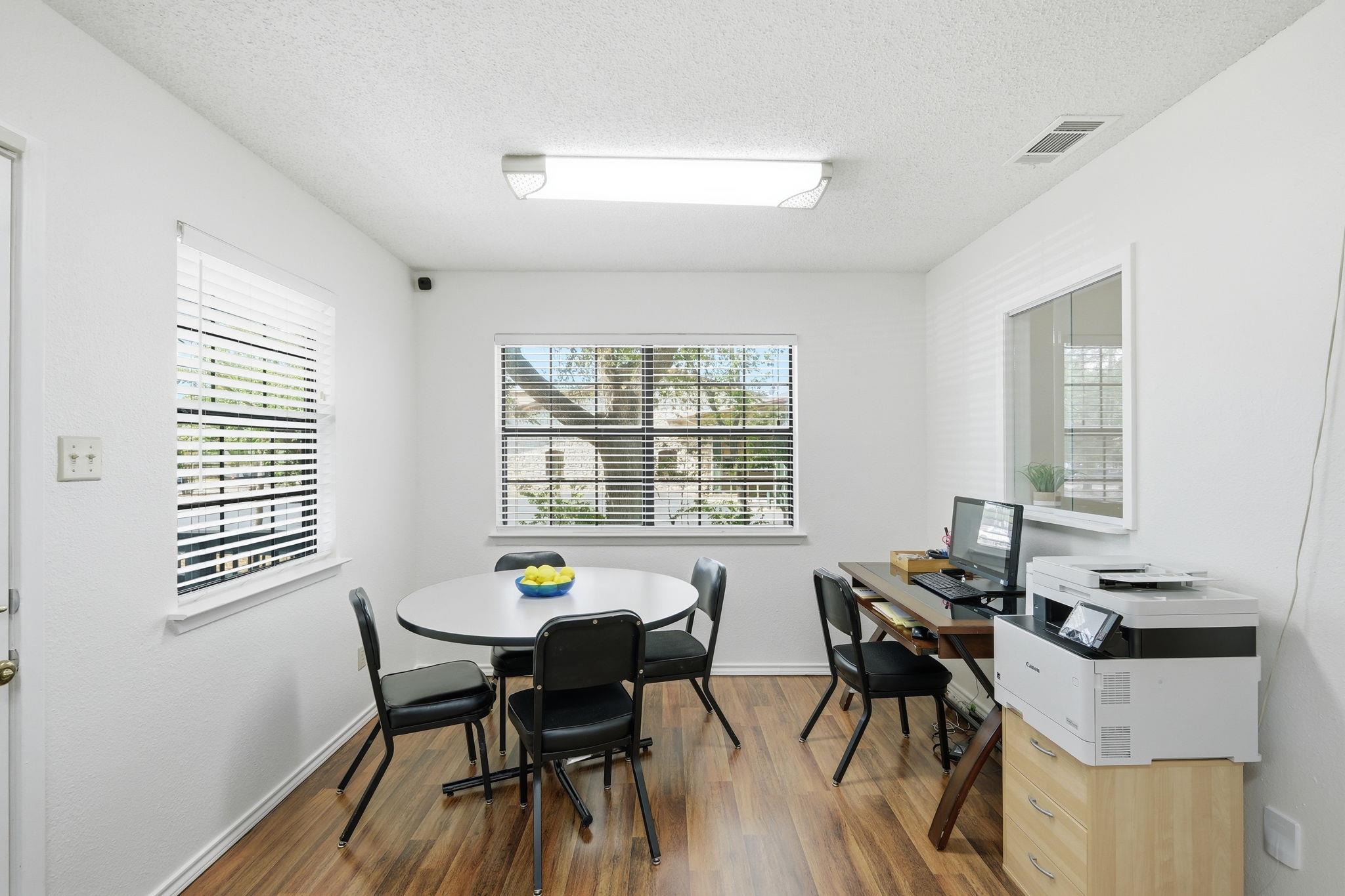 403 W Anderson Ave, Round Rock, TX 78664