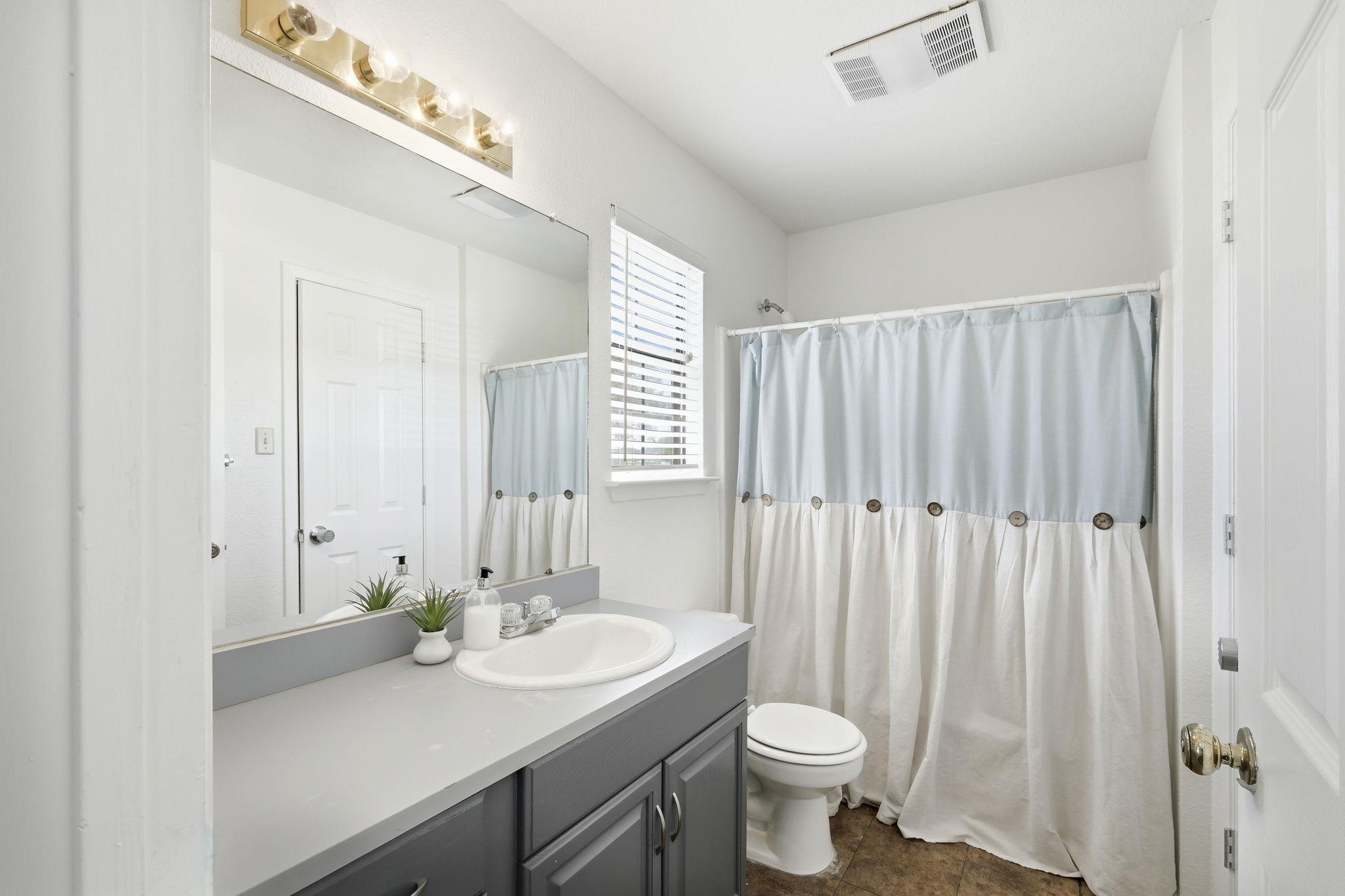 403 W Anderson Ave, Round Rock, TX 78664