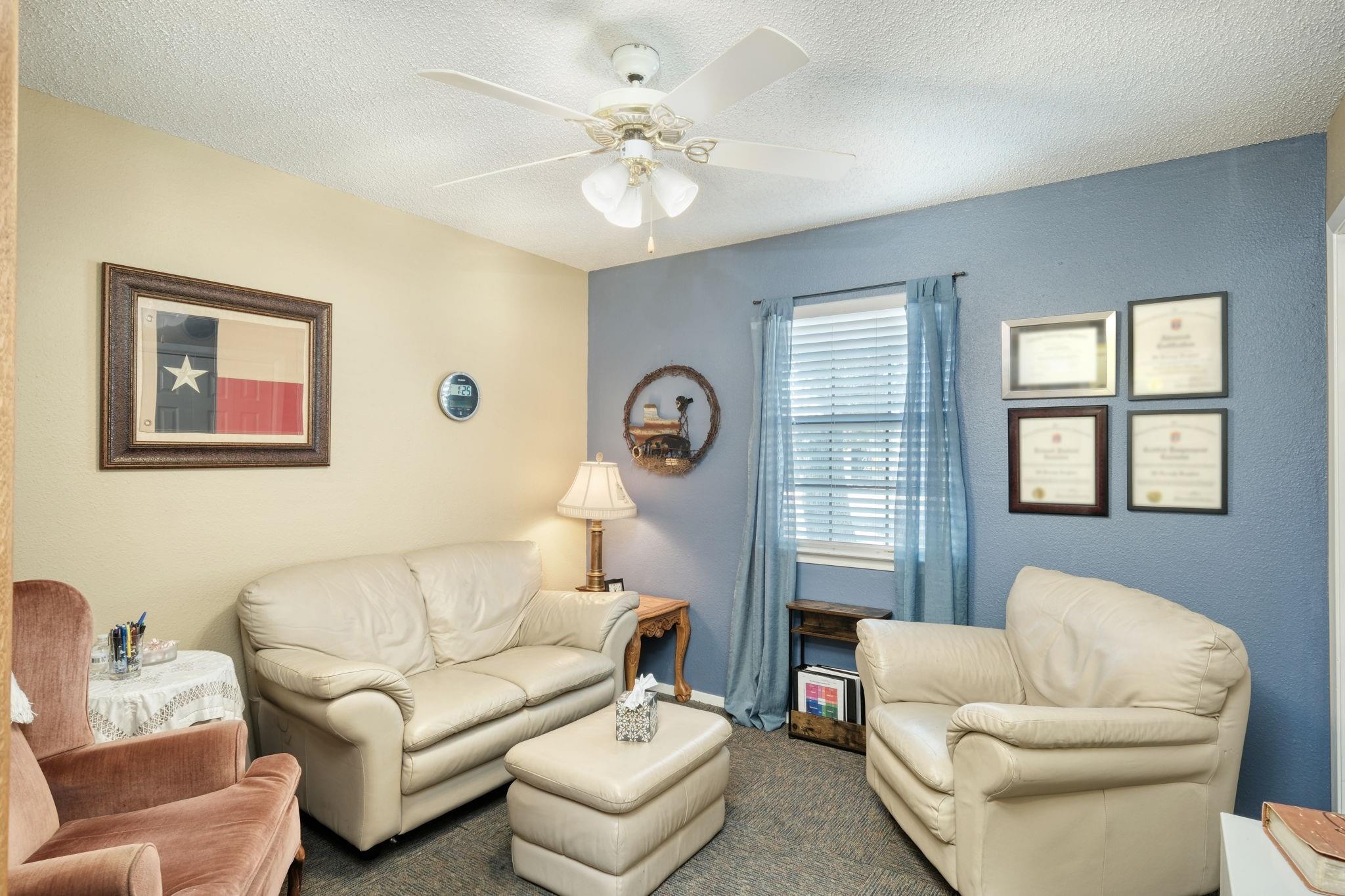 403 W Anderson Ave, Round Rock, TX 78664