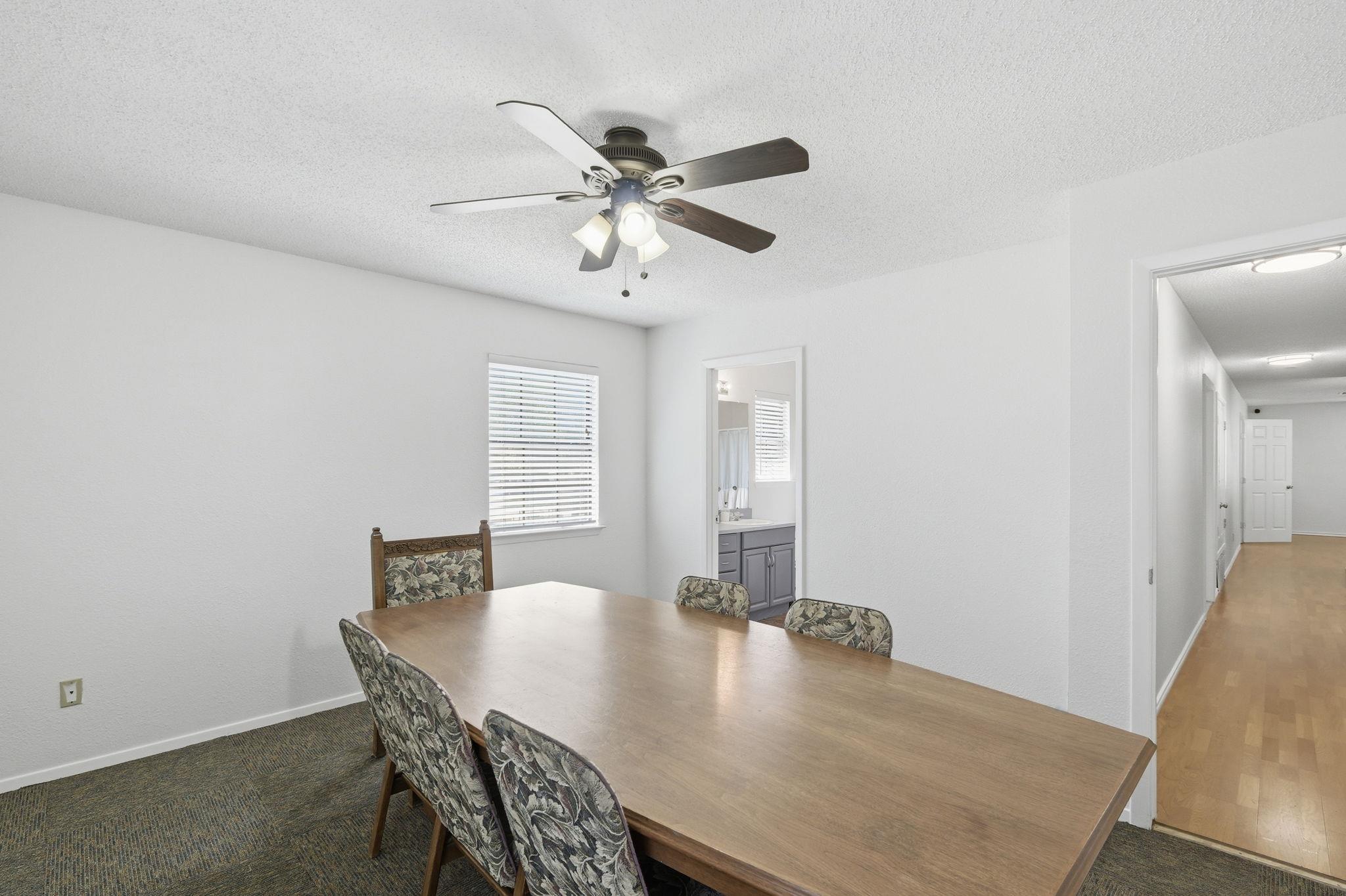 403 W Anderson Ave, Round Rock, TX 78664