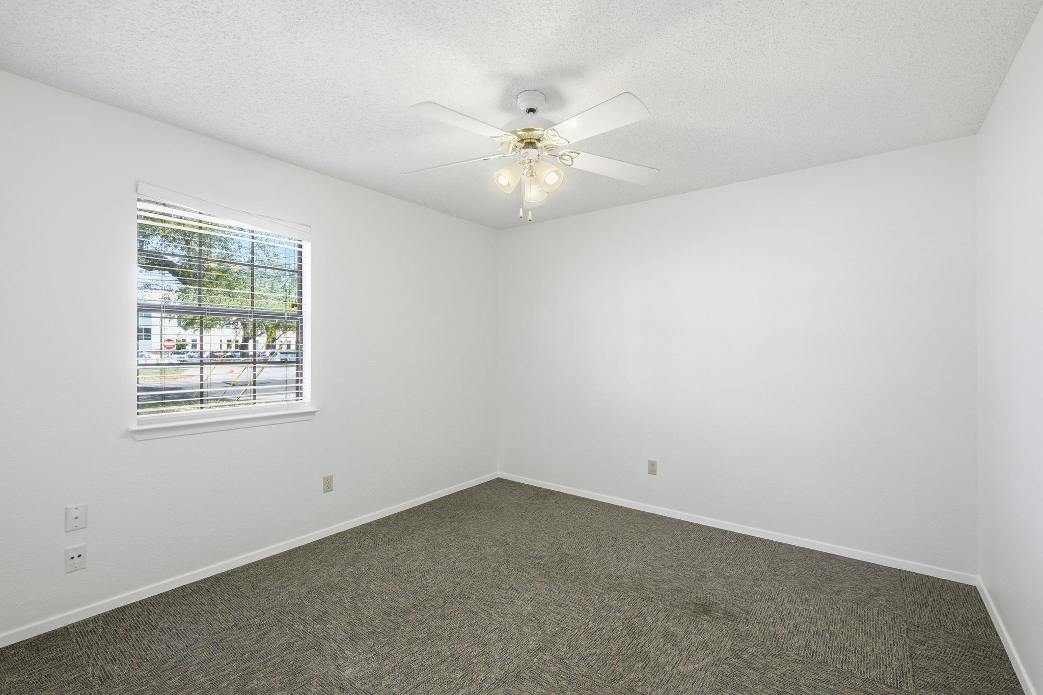 403 W Anderson Ave, Round Rock, TX 78664
