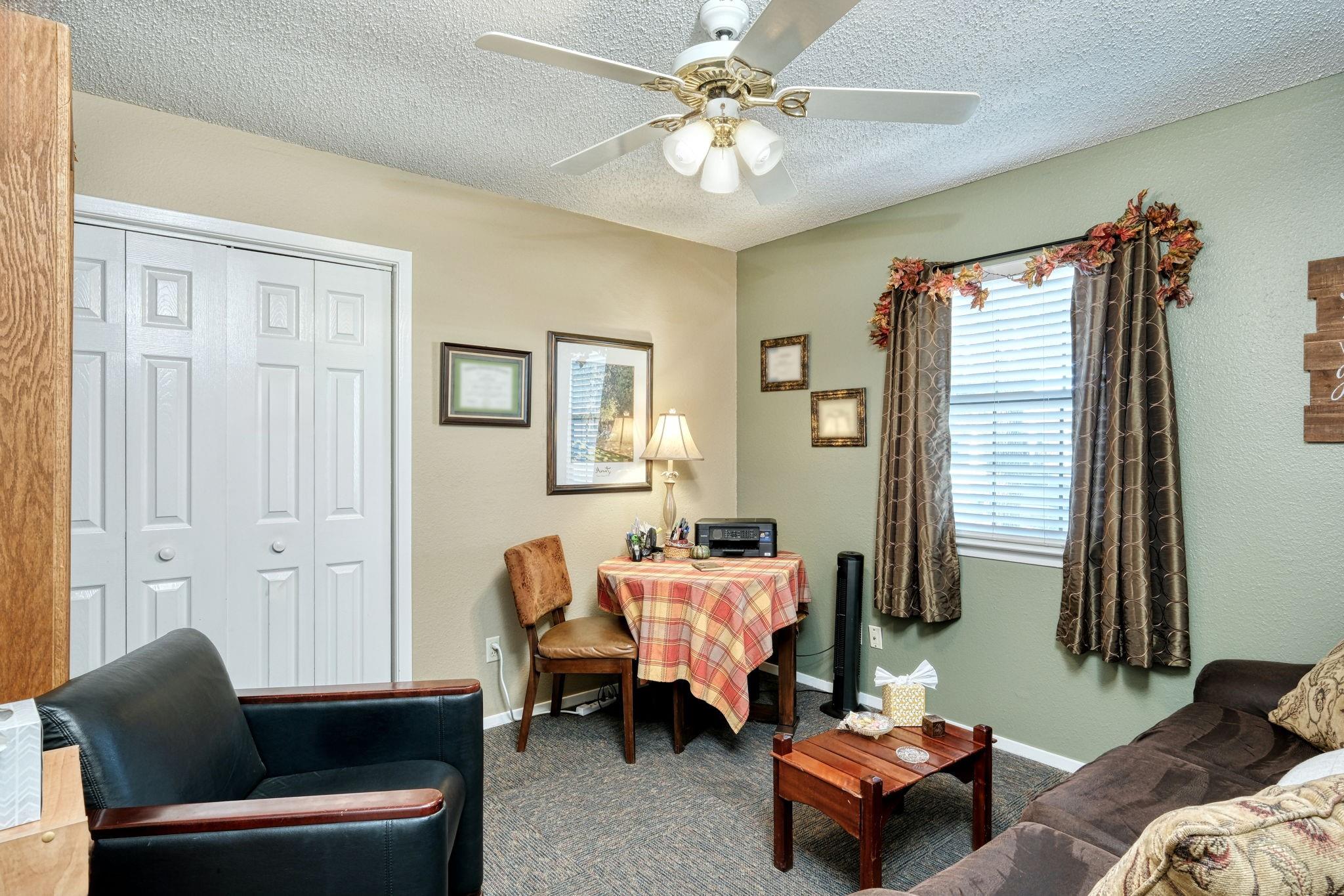 403 W Anderson Ave, Round Rock, TX 78664