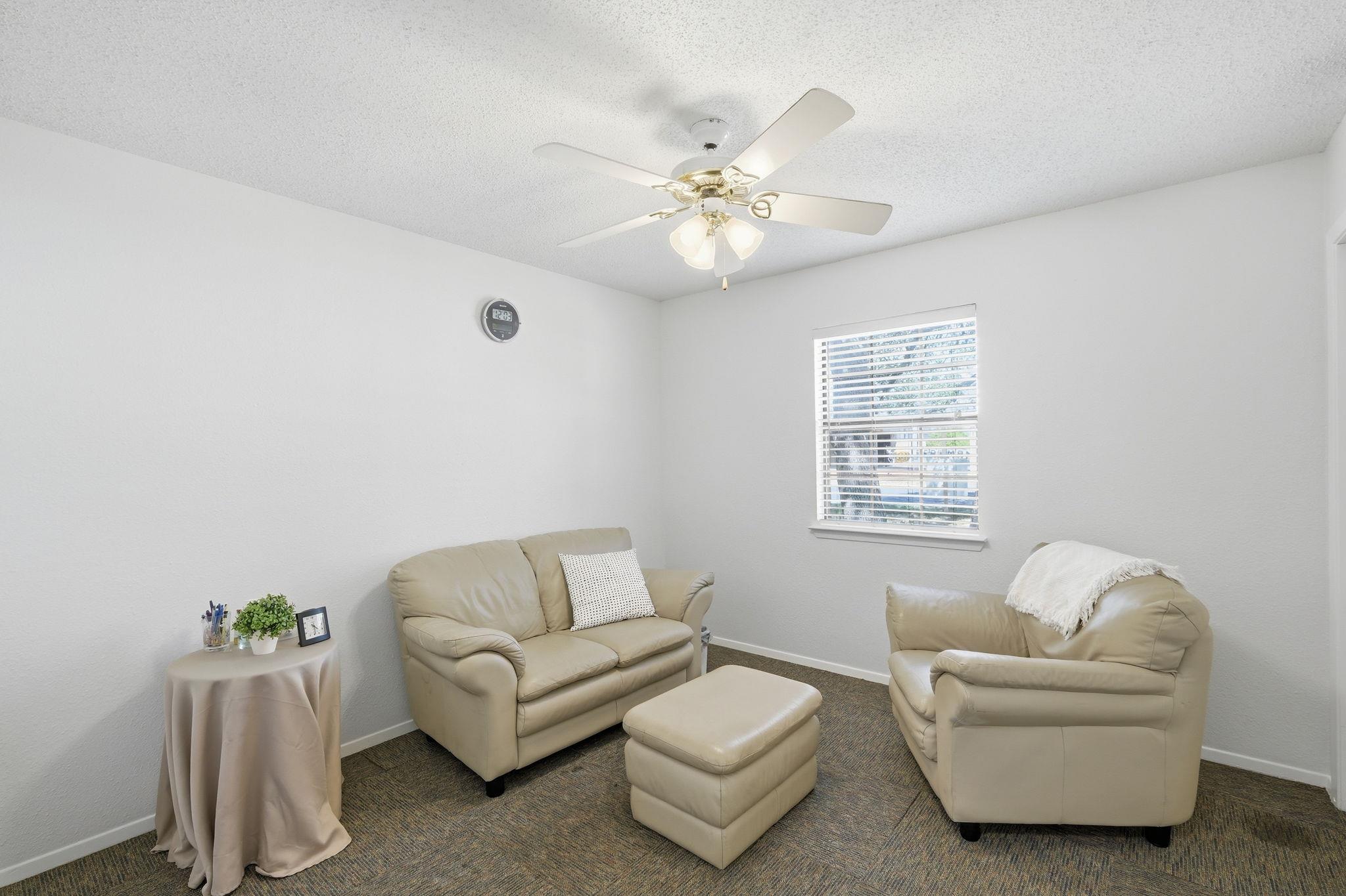 403 W Anderson Ave, Round Rock, TX 78664