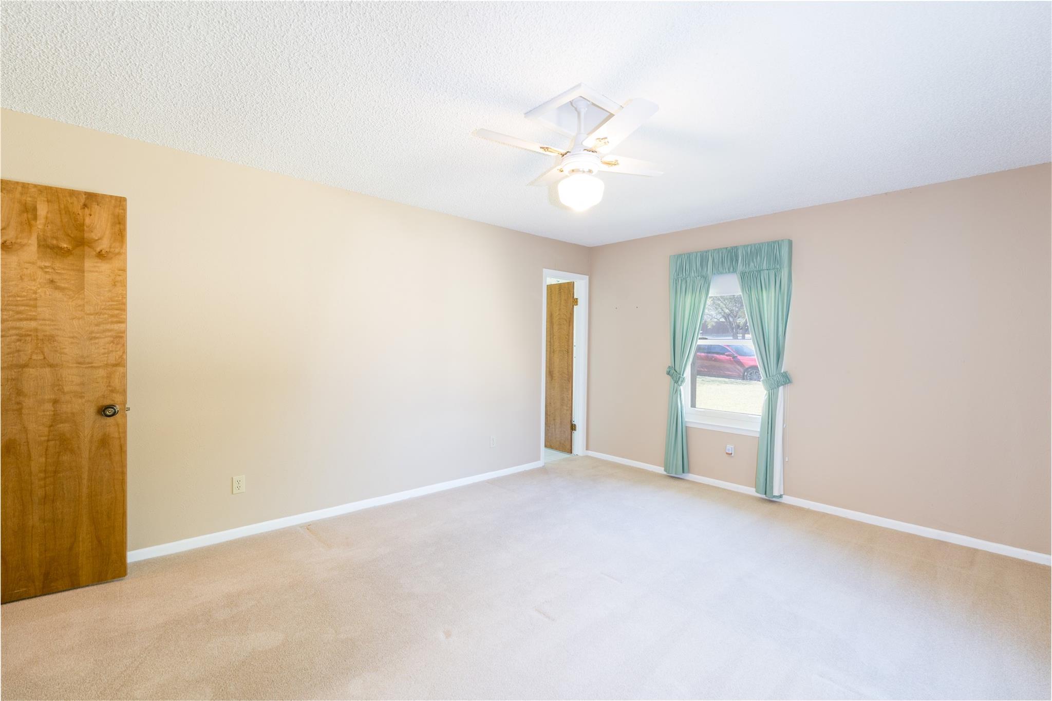 300 Innwood Dr, Georgetown, TX 78628