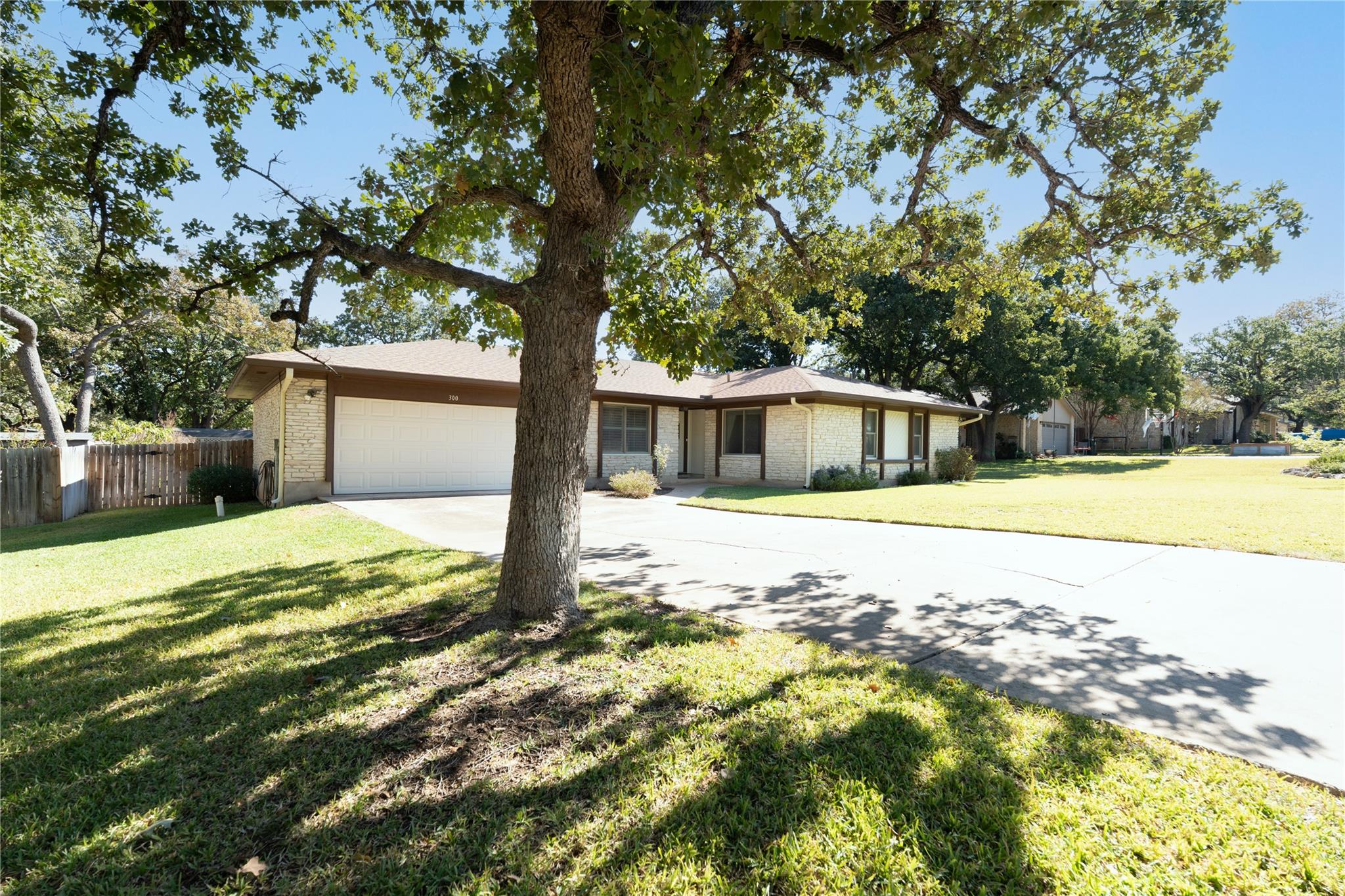 300 Innwood Dr, Georgetown, TX 78628