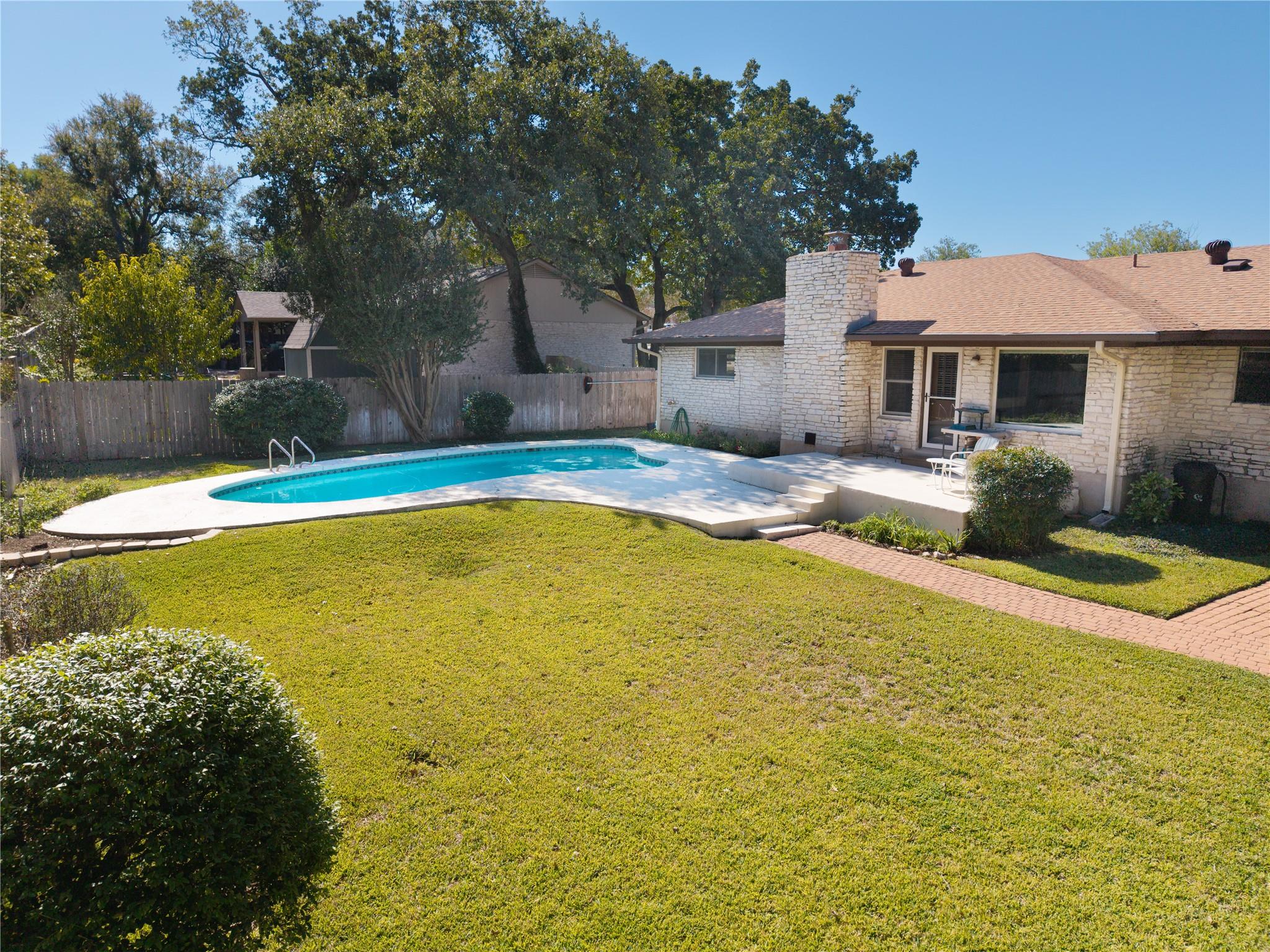 300 Innwood Dr, Georgetown, TX 78628