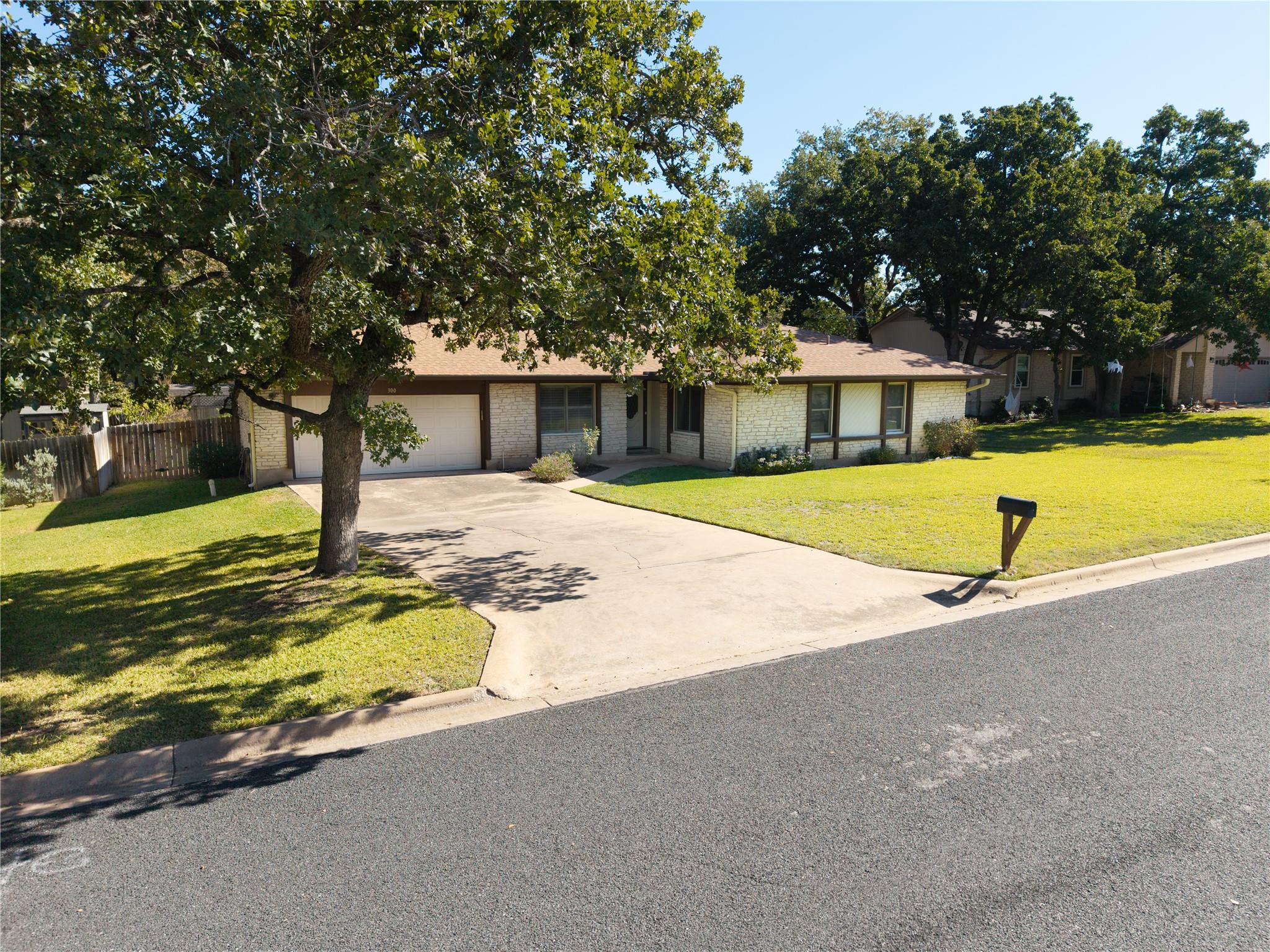 300 Innwood Dr, Georgetown, TX 78628